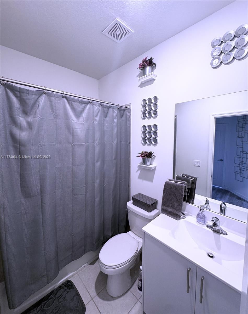 Real estate property located at 5534 27th Pl #1, Broward, Calcutta First Addition, Lauderhill, FL
