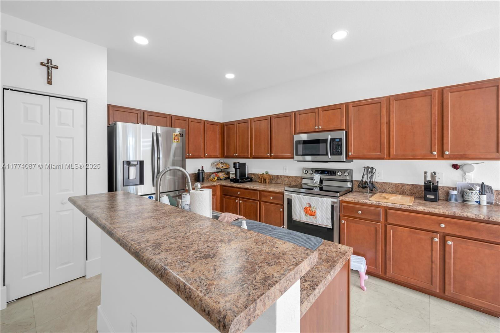 Real estate property located at 15504 116th Ter, Miami-dade, Century Gardens At Tamiam, Miami, FL