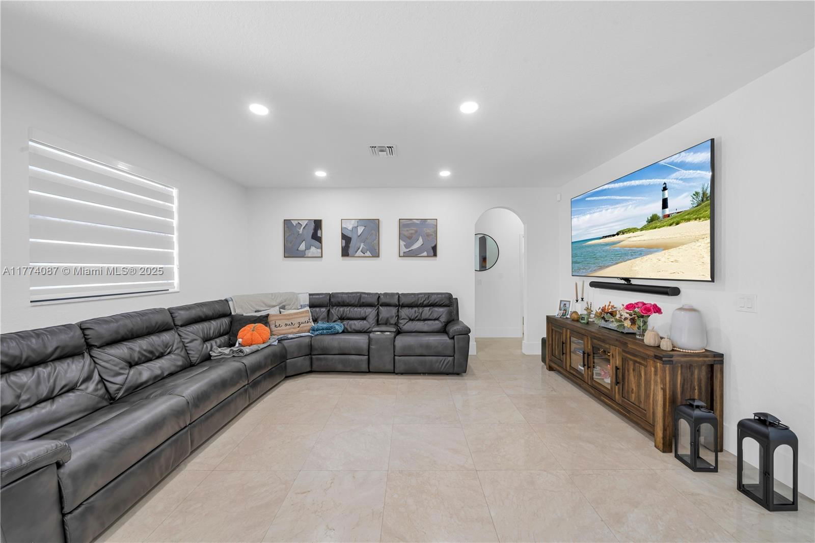 Real estate property located at 15504 116th Ter, Miami-dade, Century Gardens At Tamiam, Miami, FL