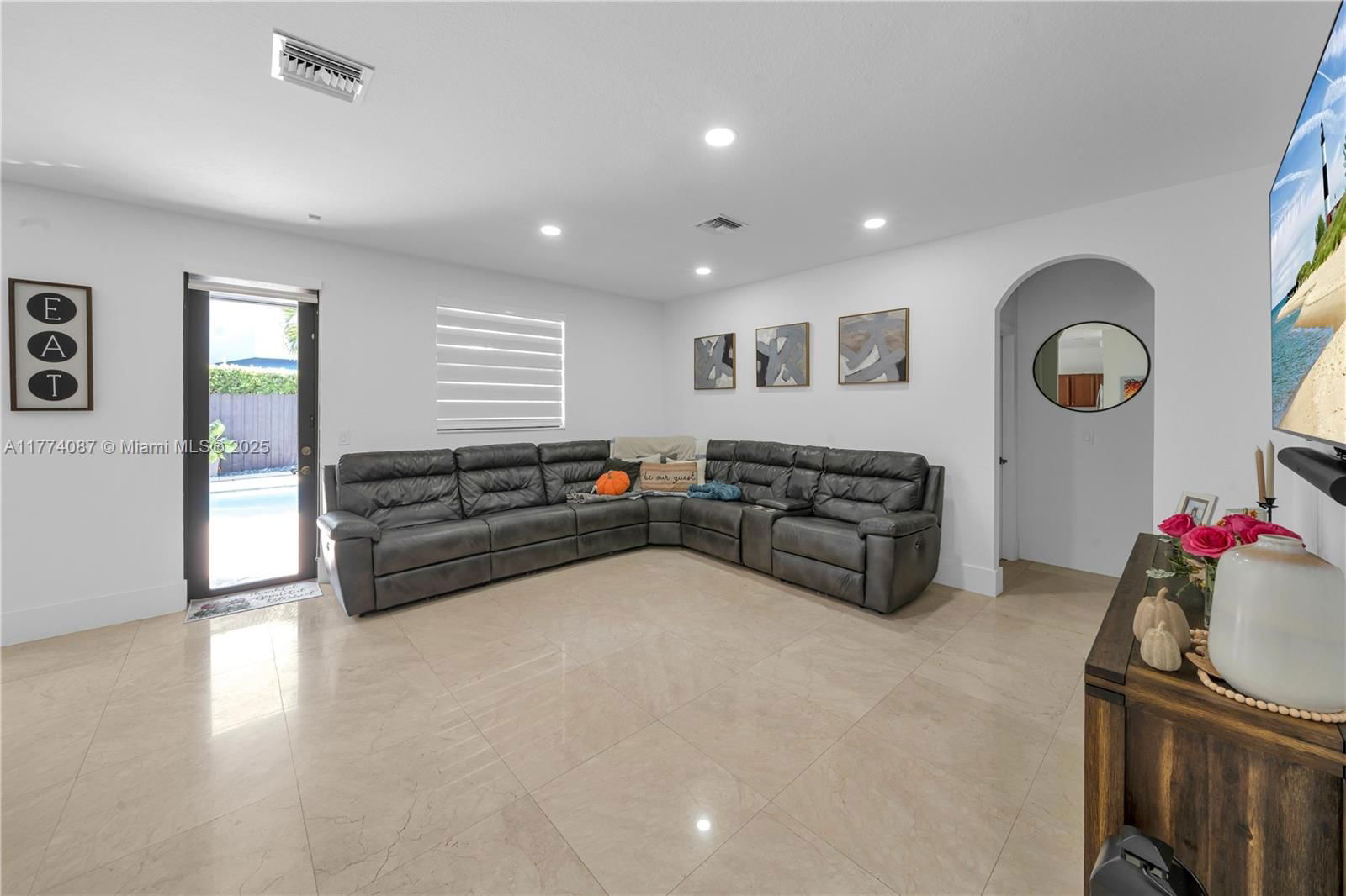 Real estate property located at 15504 116th Ter, Miami-dade, Century Gardens At Tamiam, Miami, FL