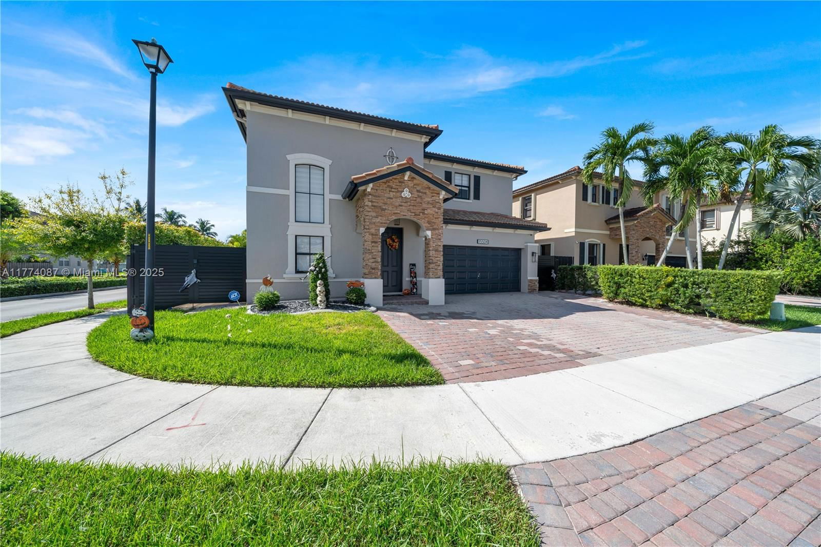Real estate property located at 15504 116th Ter, Miami-dade, Century Gardens At Tamiam, Miami, FL
