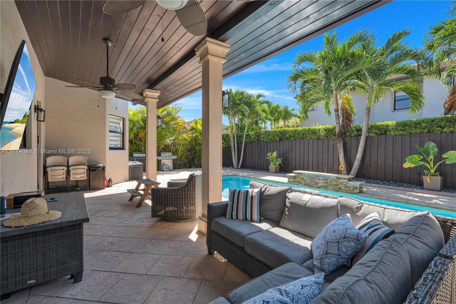 Real estate property located at 15504 116th Ter, Miami-dade, Century Gardens At Tamiam, Miami, FL