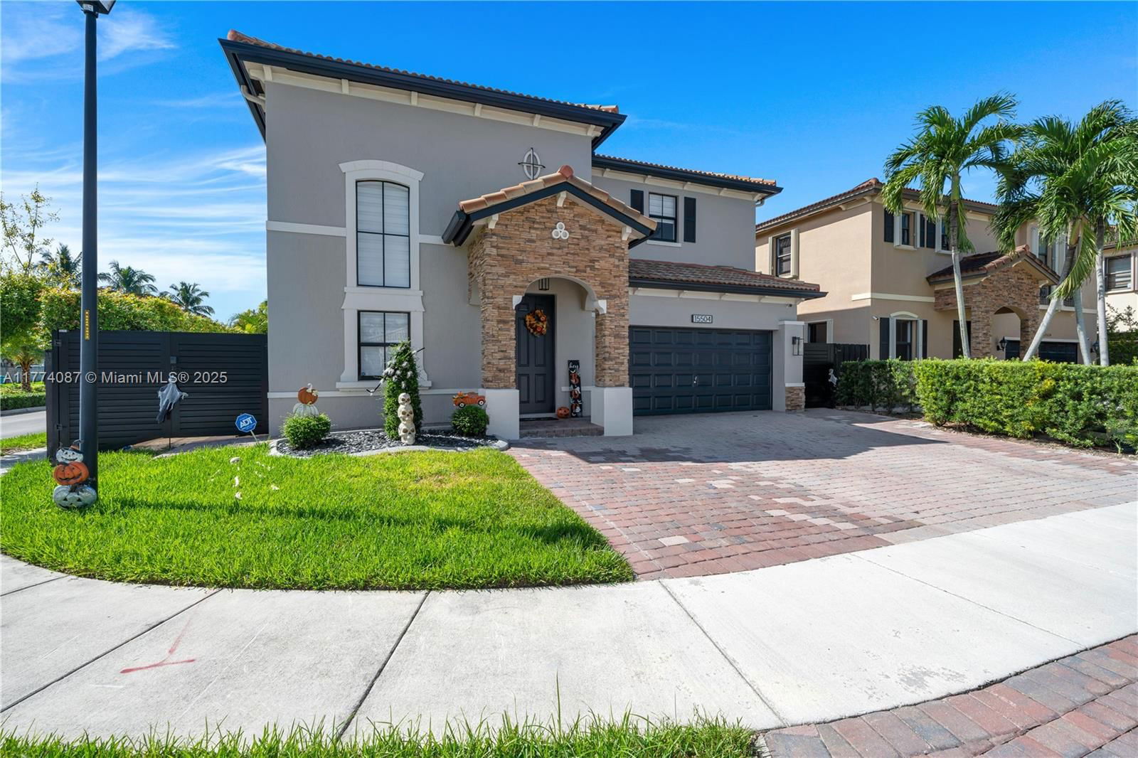 Real estate property located at 15504 116th Ter, Miami-dade, Century Gardens At Tamiam, Miami, FL
