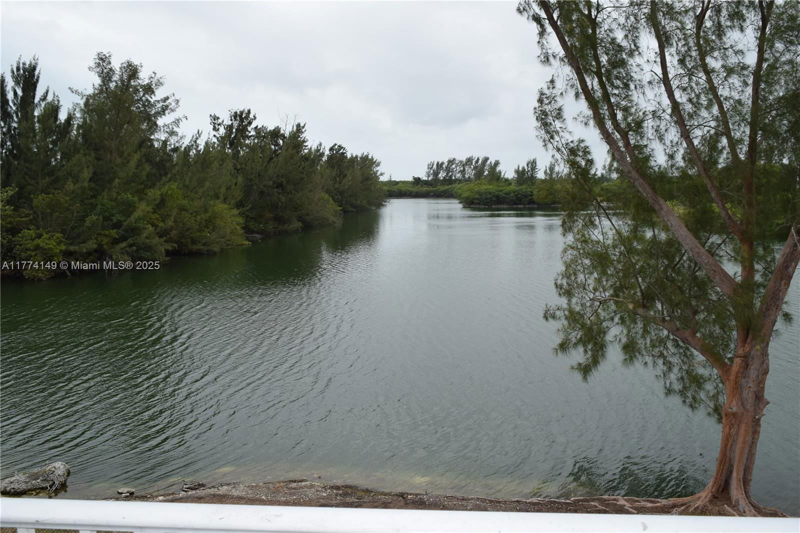 Real estate property located at 8240 210th St #220, Miami-dade, Saga Bay Gardens Condo, Cutler Bay, FL