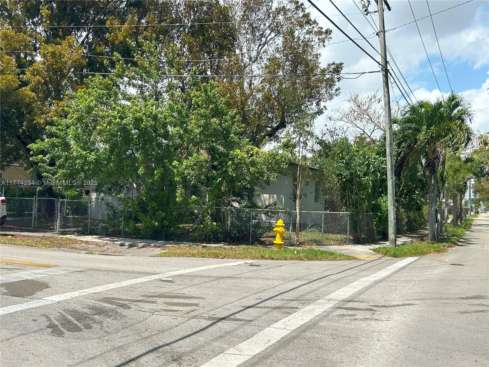 Real estate property located at 3401 14th St, Miami-dade, Englewood, Miami, FL