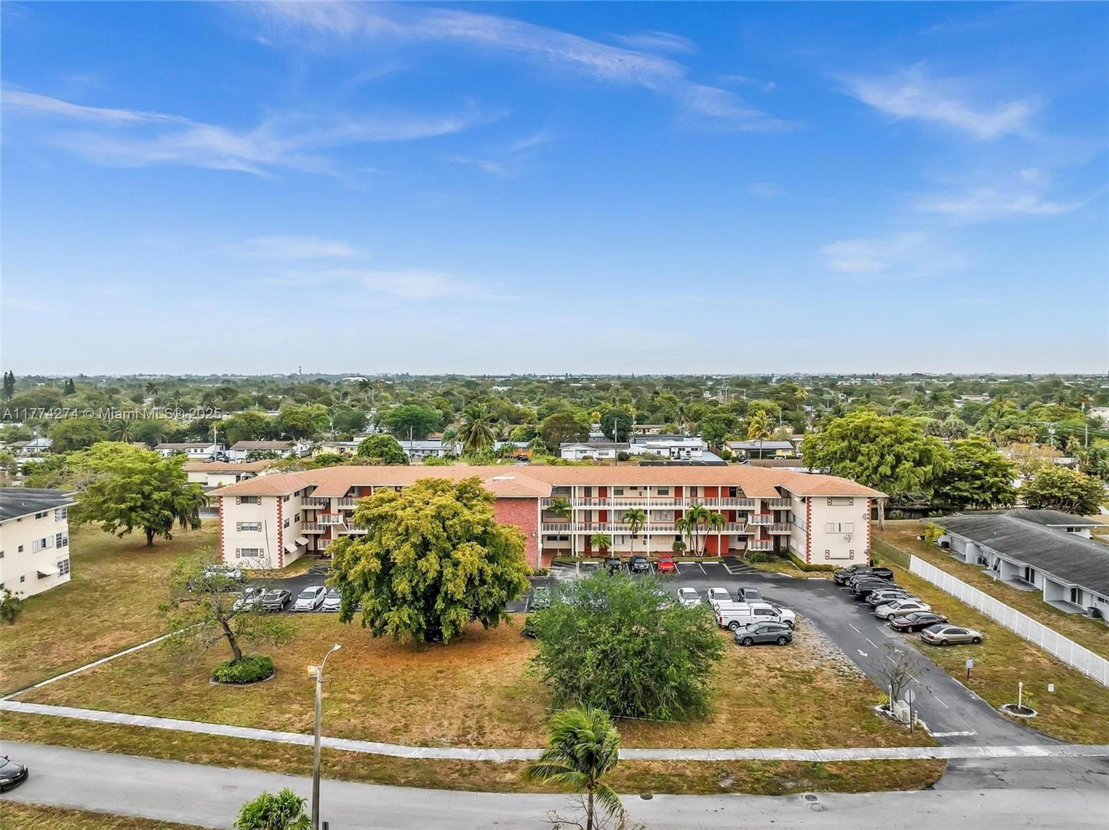 Real estate property located at 4731 10th Ct #316, Broward, Lake Park Gardens 1 Inc C, Plantation, FL