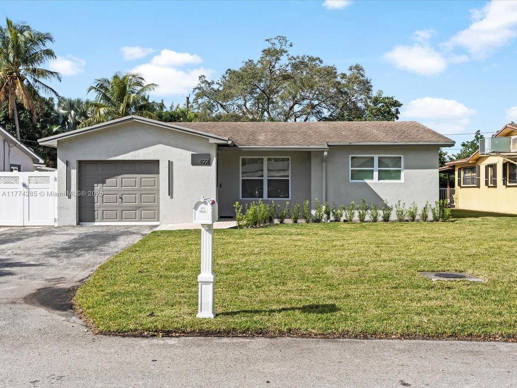 Real estate property located at 4991 29th Way, Broward, Parkview Manor, Dania Beach, FL