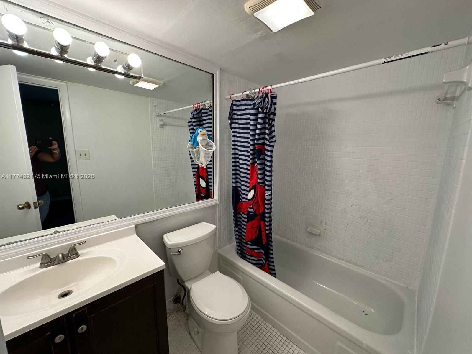 Real estate property located at , Broward, Garden Lakes Of Inverrary, Lauderhill, FL