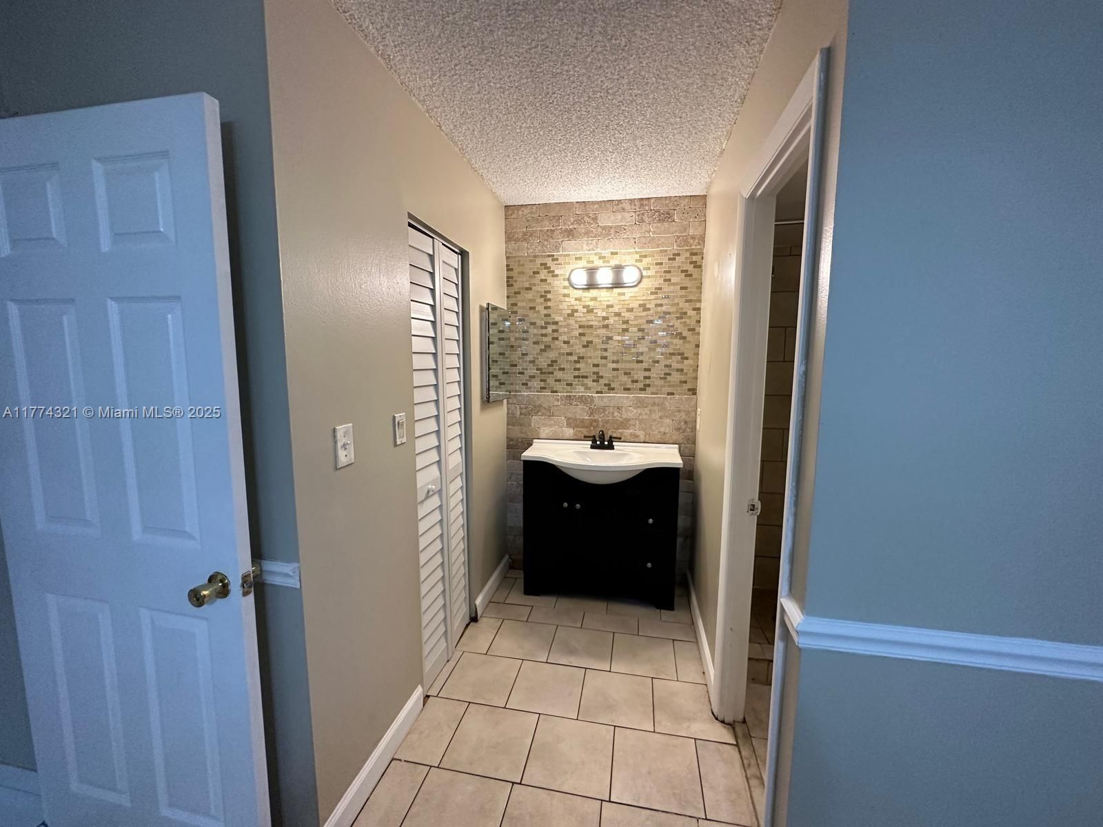 Real estate property located at , Broward, Garden Lakes Of Inverrary, Lauderhill, FL