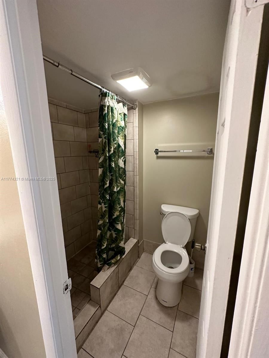 Real estate property located at , Broward, Garden Lakes Of Inverrary, Lauderhill, FL