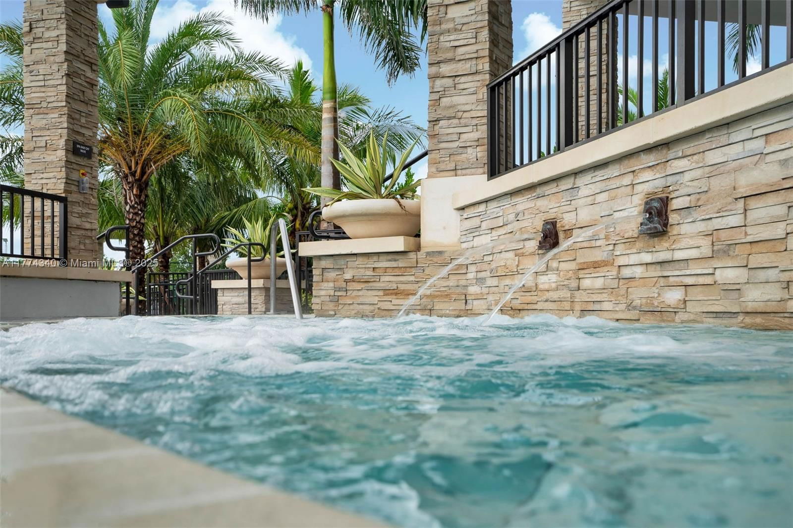 Real estate property located at 10228 88th Ter #10228, Miami-dade, Grand Bay North, Doral, FL