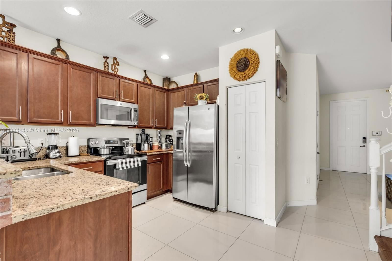 Real estate property located at 10228 88th Ter #10228, Miami-dade, Grand Bay North, Doral, FL