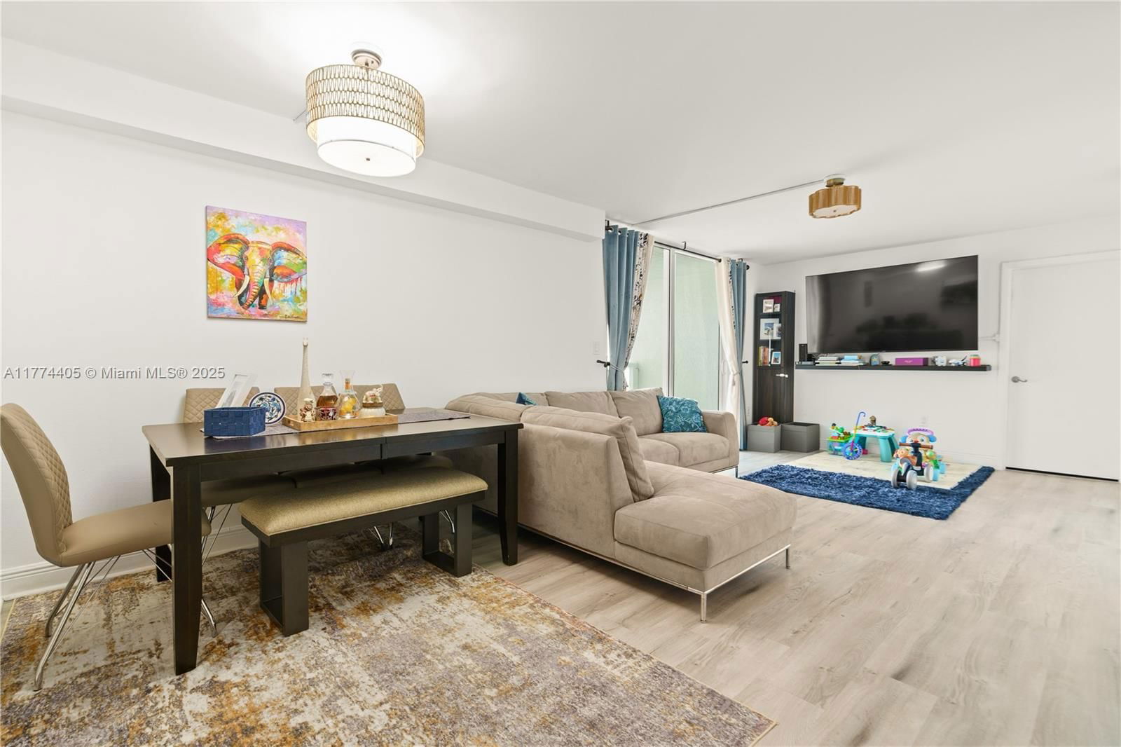 Real estate property located at 2457 Collins Ave #202, Miami-dade, The Royal Club Condo, Miami Beach, FL