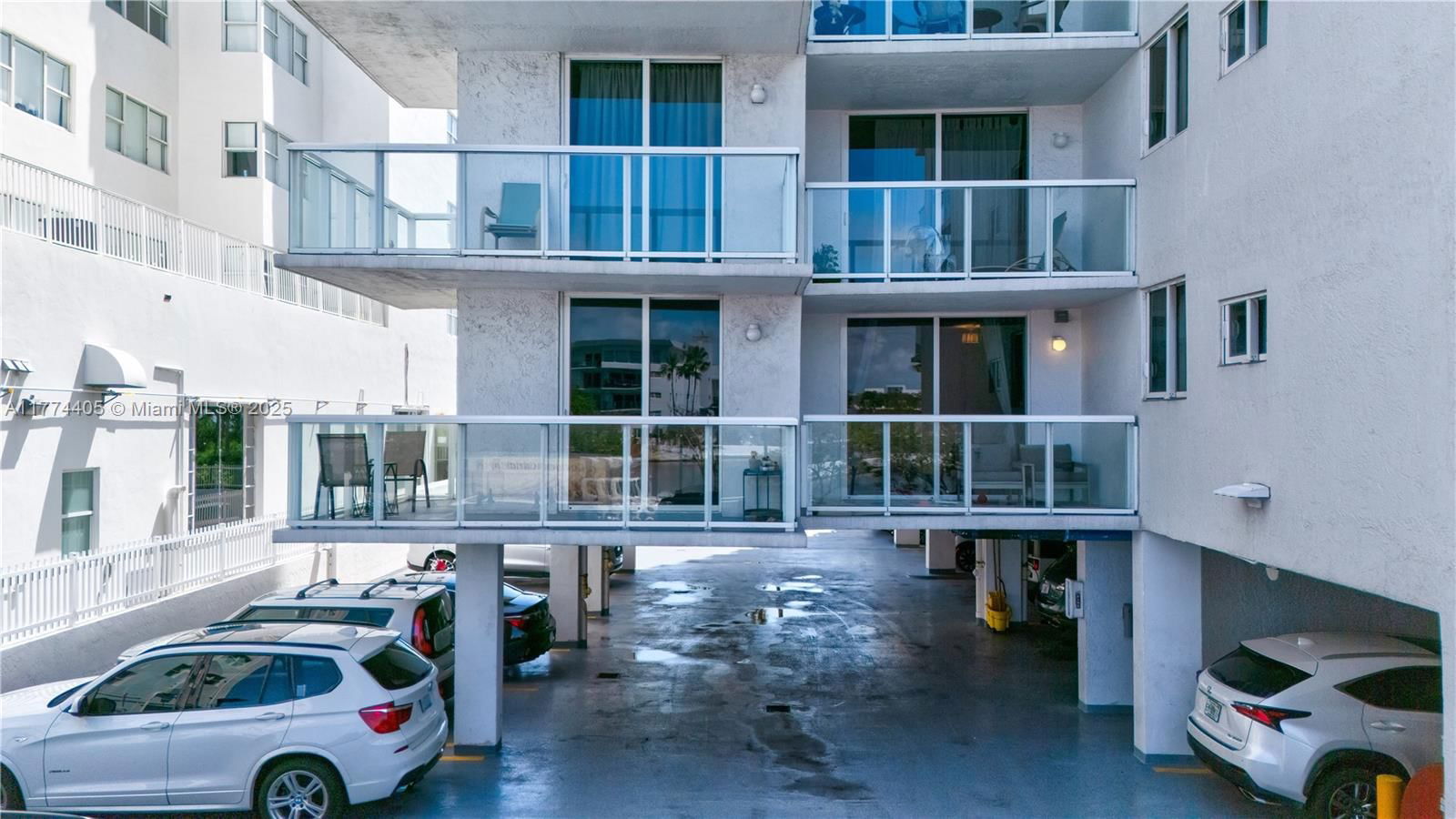 Real estate property located at 2457 Collins Ave #202, Miami-dade, The Royal Club Condo, Miami Beach, FL