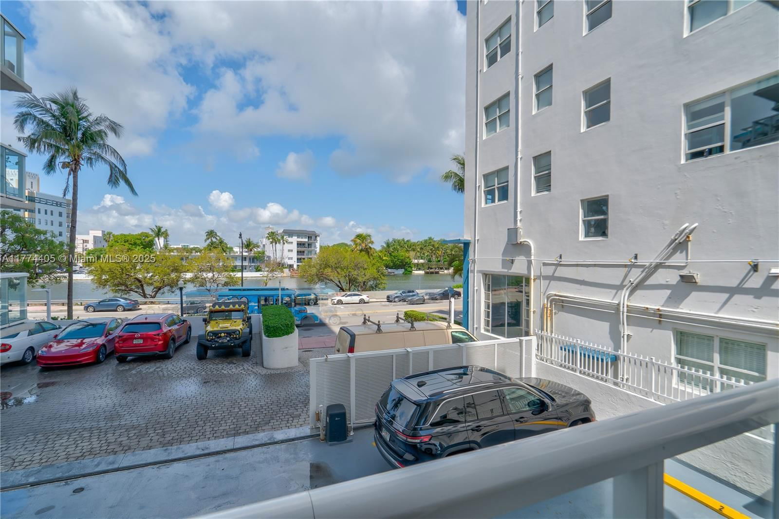 Real estate property located at 2457 Collins Ave #202, Miami-dade, The Royal Club Condo, Miami Beach, FL