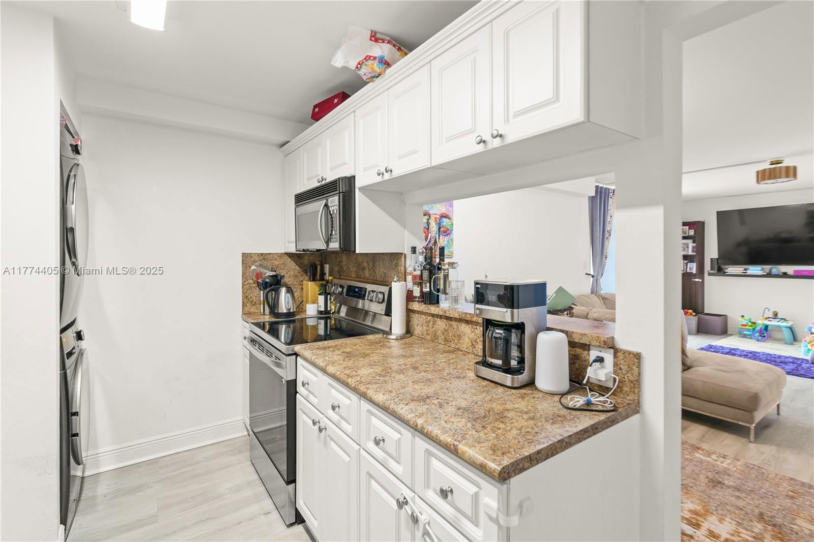 Real estate property located at 2457 Collins Ave #202, Miami-dade, The Royal Club Condo, Miami Beach, FL