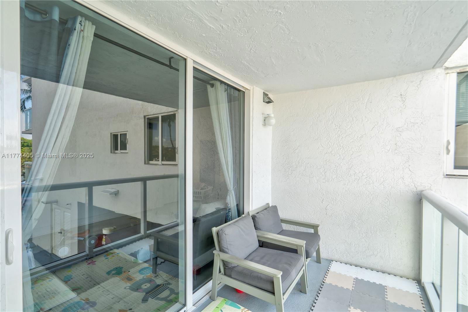 Real estate property located at 2457 Collins Ave #202, Miami-dade, The Royal Club Condo, Miami Beach, FL