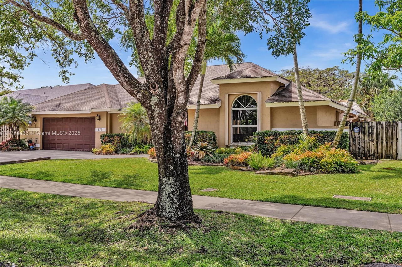 Real estate property located at 5711 88th Ter, Broward, Country Address Encore, Cooper City, FL