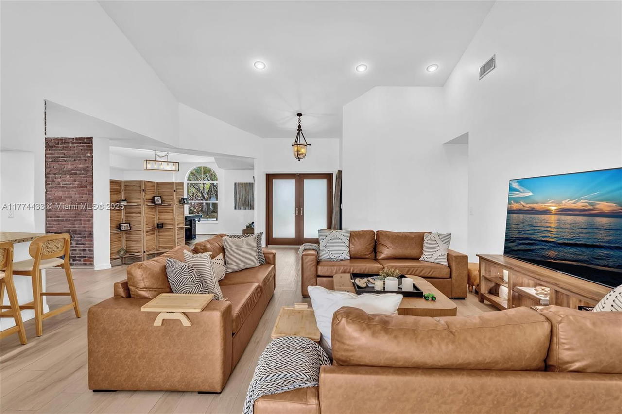 Real estate property located at 5711 88th Ter, Broward, Country Address Encore, Cooper City, FL