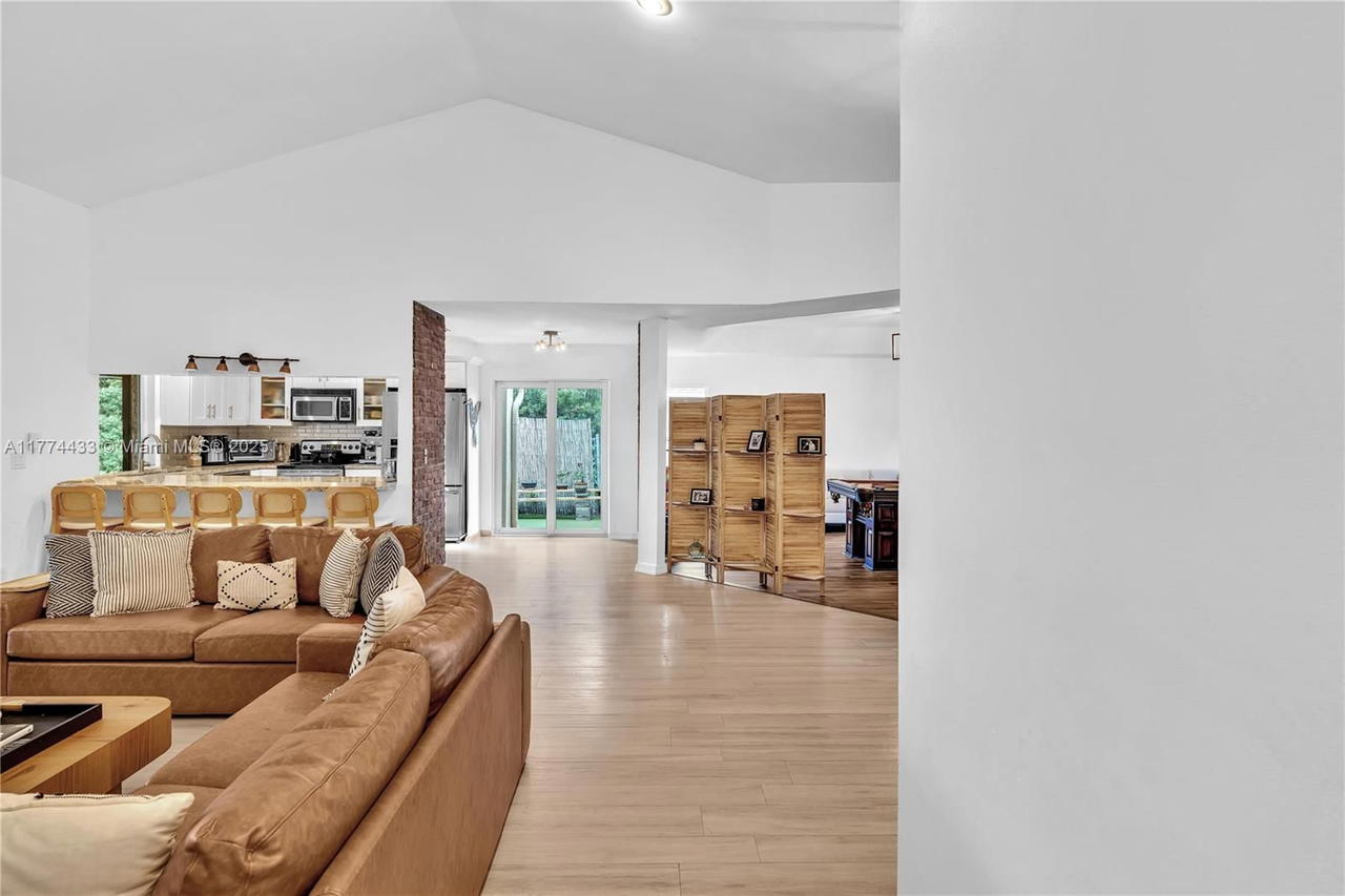 Real estate property located at 5711 88th Ter, Broward, Country Address Encore, Cooper City, FL