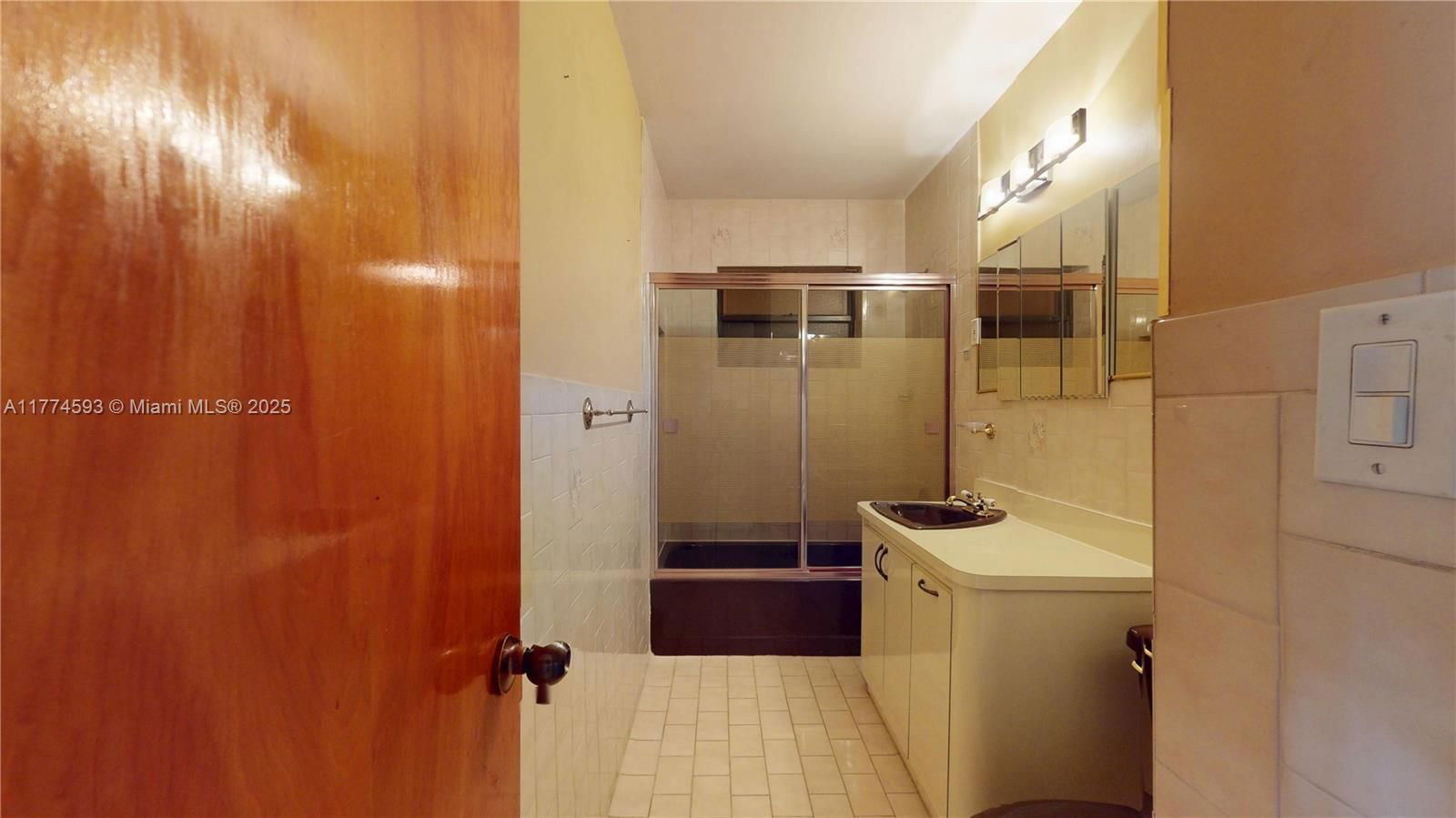 Real estate property located at 6051 110th Ave, Miami-dade, Westwood Estates 1st Addn, Miami, FL