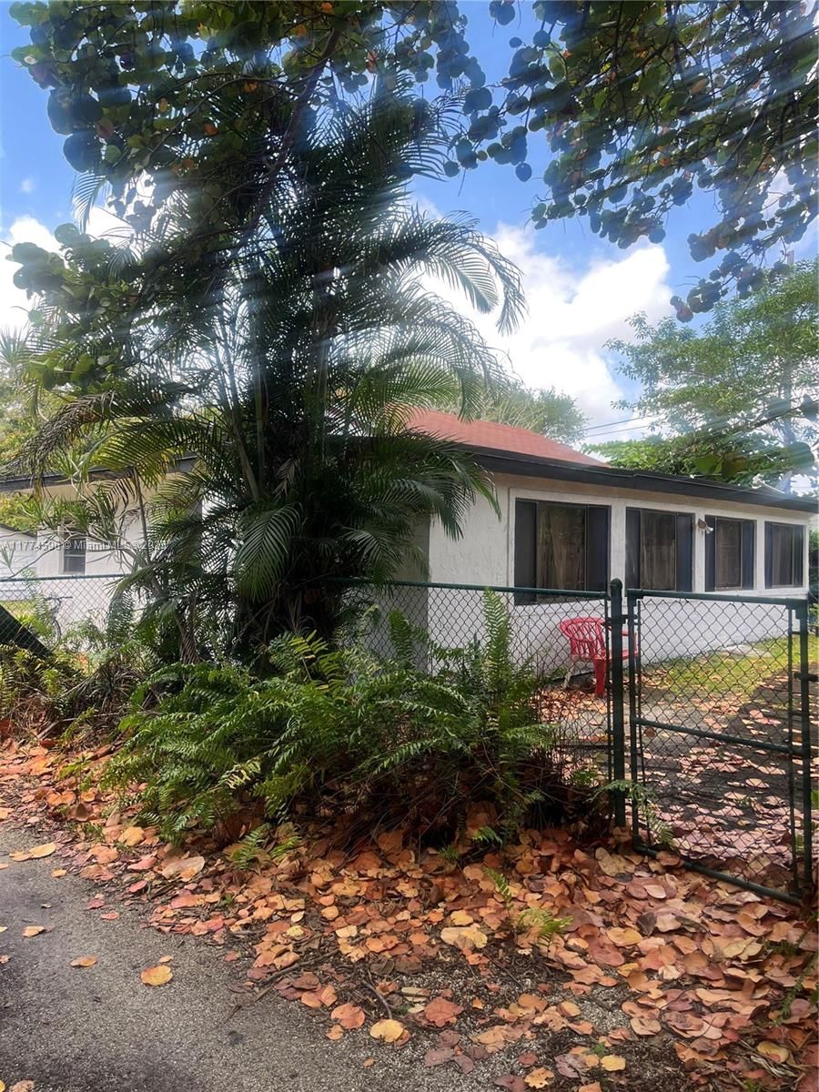 Real estate property located at 15260 2nd Ave, Miami-dade, Bisc Gardens Sec A, Miami, FL