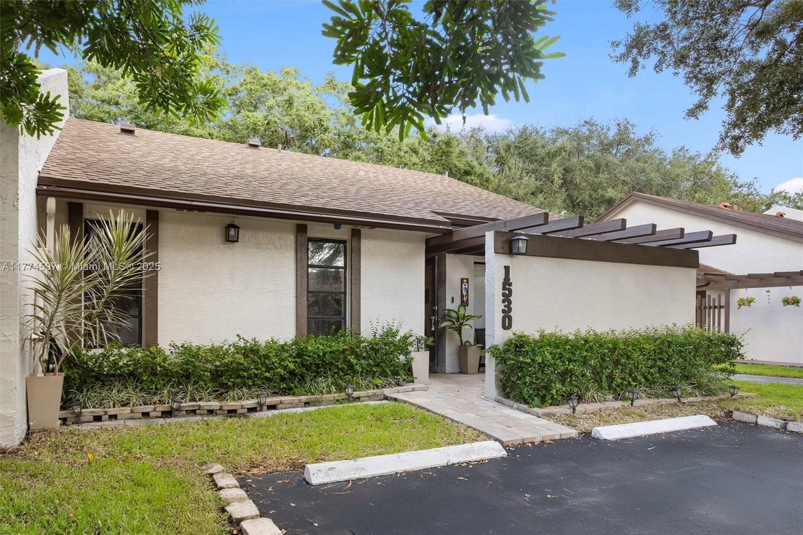 Real estate property located at 1530 96th Ave #1530, Broward, Everglades Sugar & Land C, Pembroke Pines, FL
