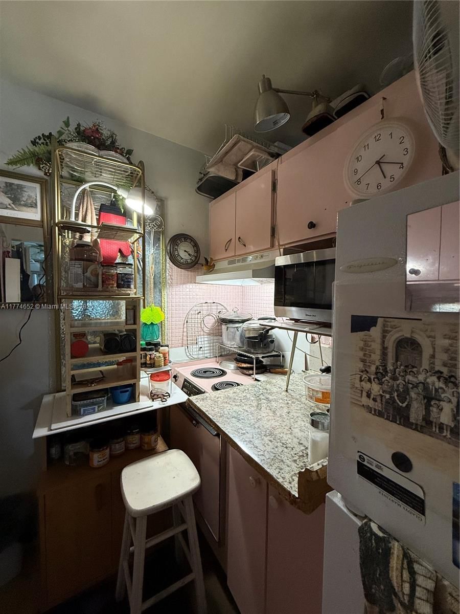 Real estate property located at 15610 6th Ave #32C, Miami-dade, Golden Towers Inc-golden, Miami, FL