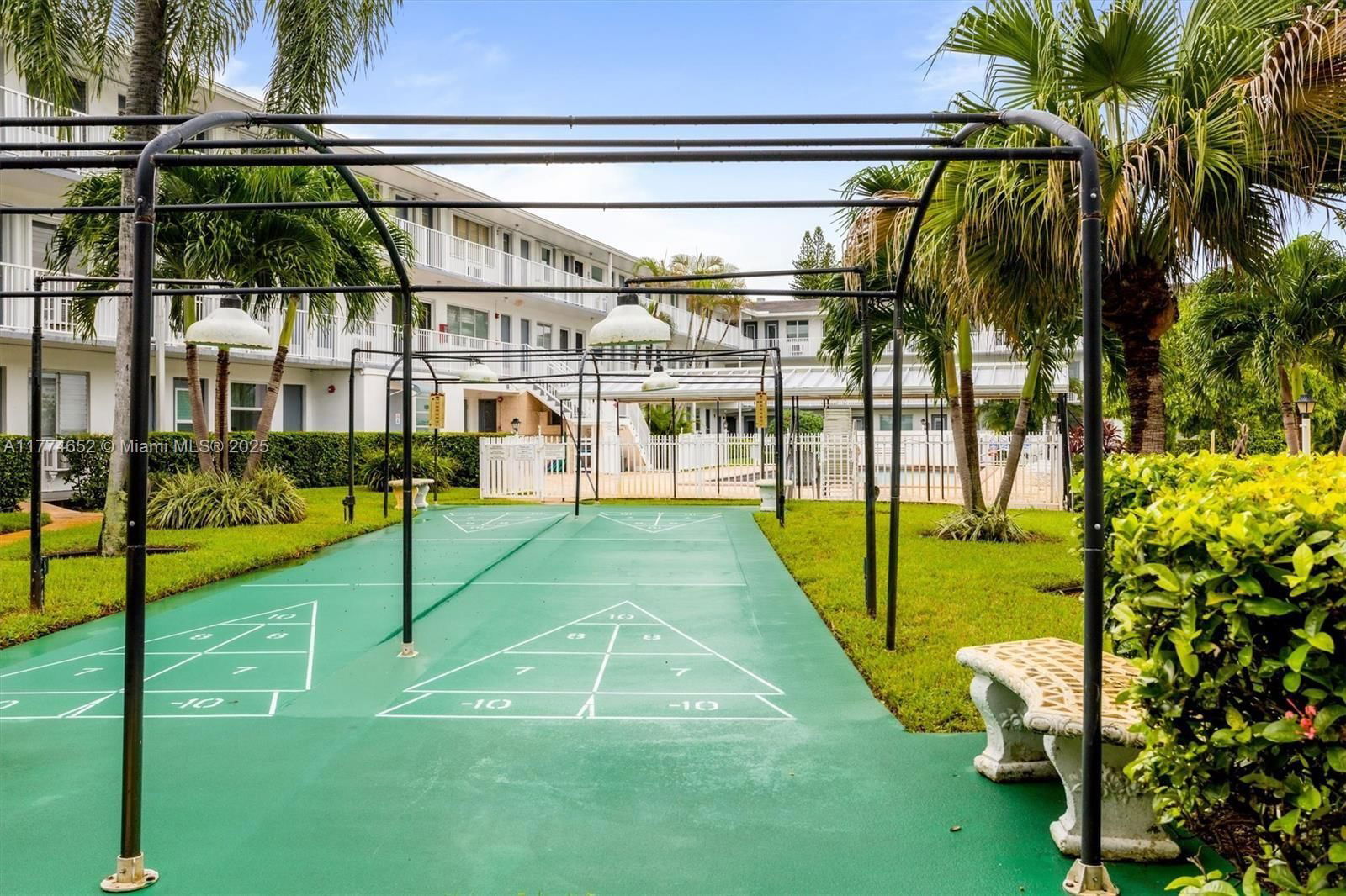 Real estate property located at 15610 6th Ave #32C, Miami-dade, Golden Towers Inc-golden, Miami, FL