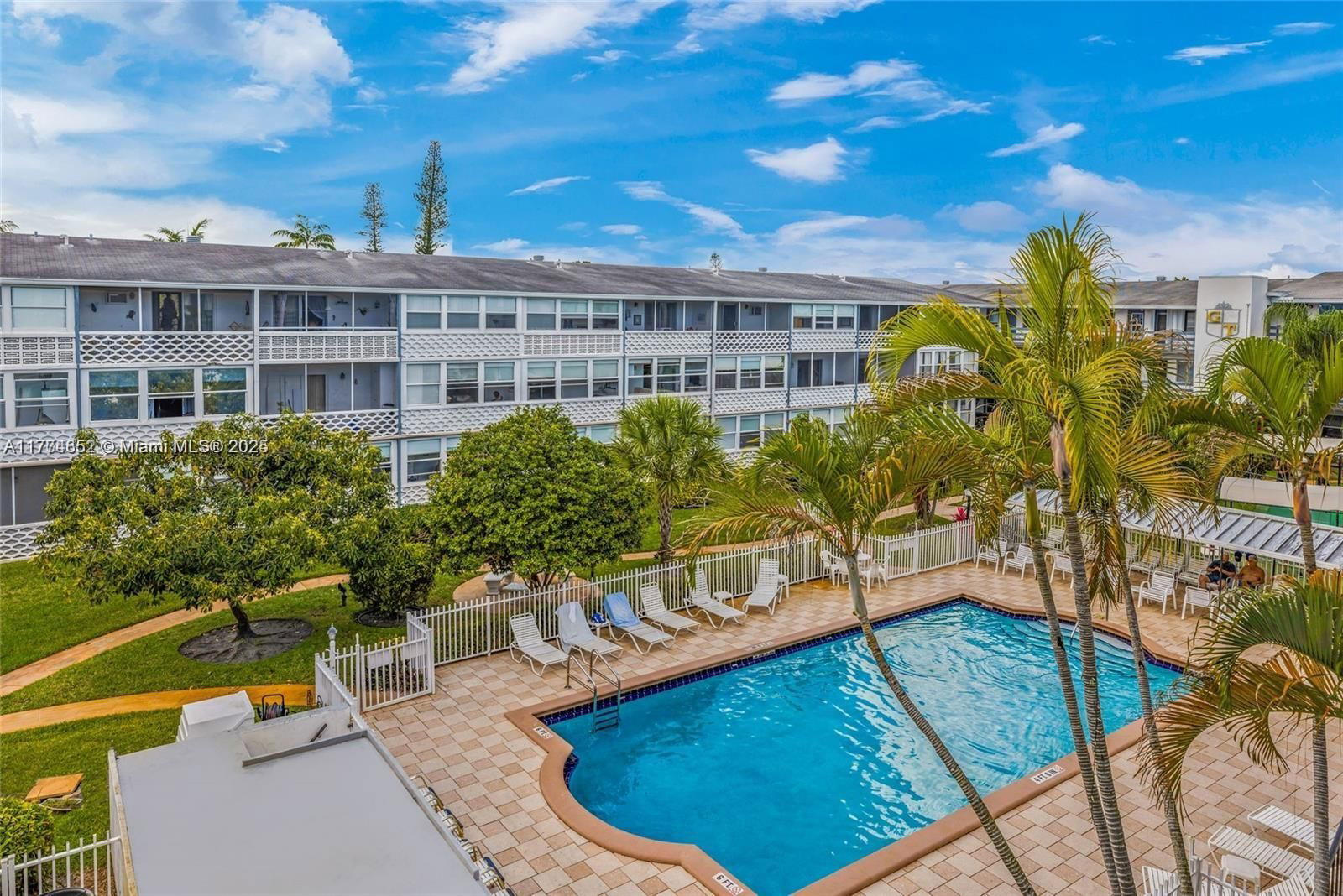 Real estate property located at 15610 6th Ave #32C, Miami-dade, Golden Towers Inc-golden, Miami, FL
