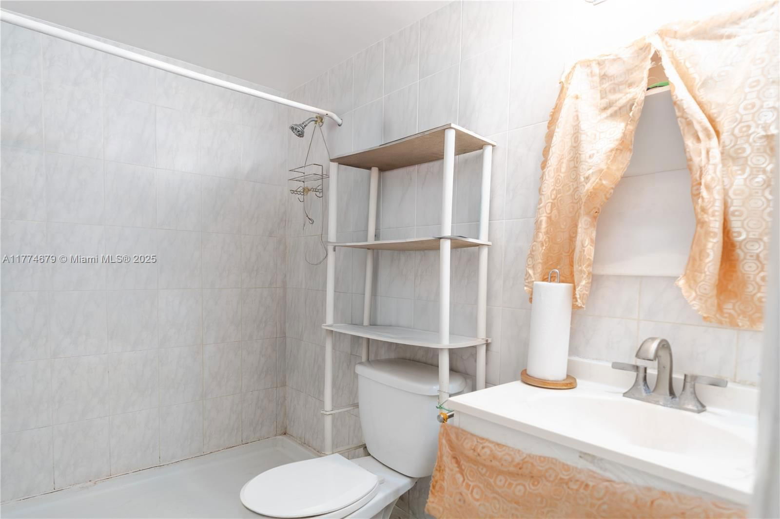 Real estate property located at 15610 6th Ave #10B, Miami-dade, Golden Towers No 2 Inc -, Miami, FL