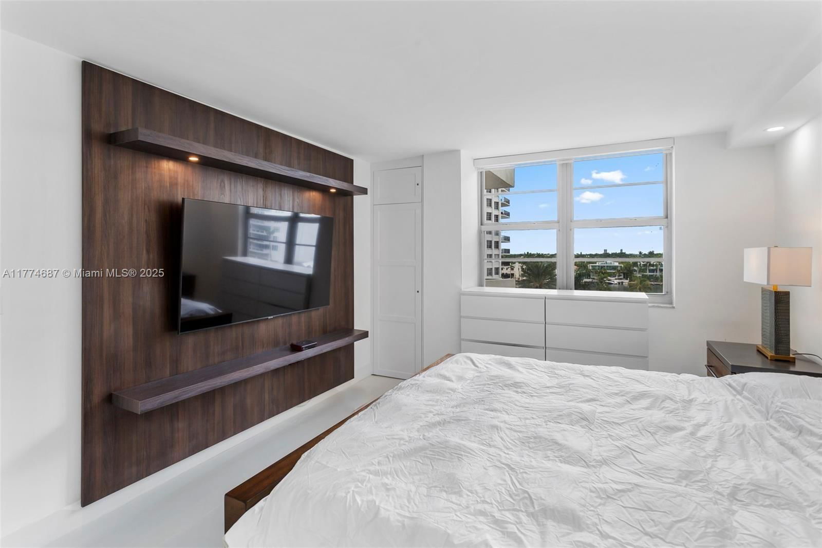 Real estate property located at 5701 Collins Ave #503, Miami-dade, Arlen Beach Condo, Miami Beach, FL