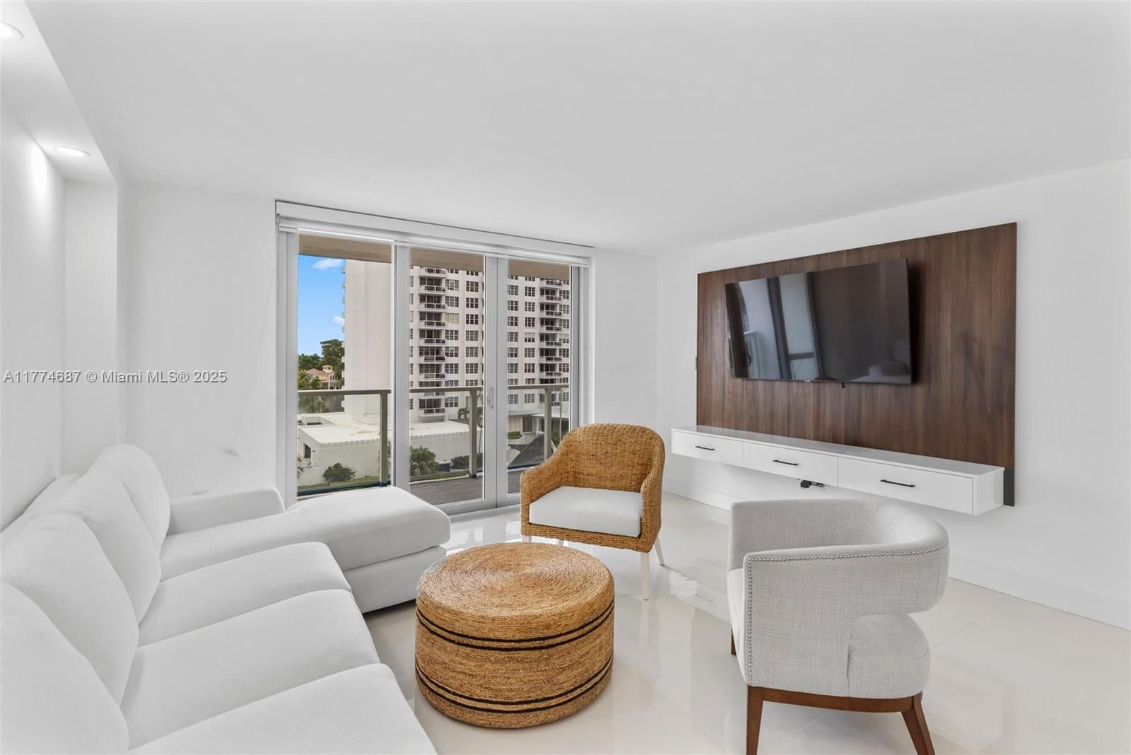 Real estate property located at 5701 Collins Ave #503, Miami-dade, Arlen Beach Condo, Miami Beach, FL