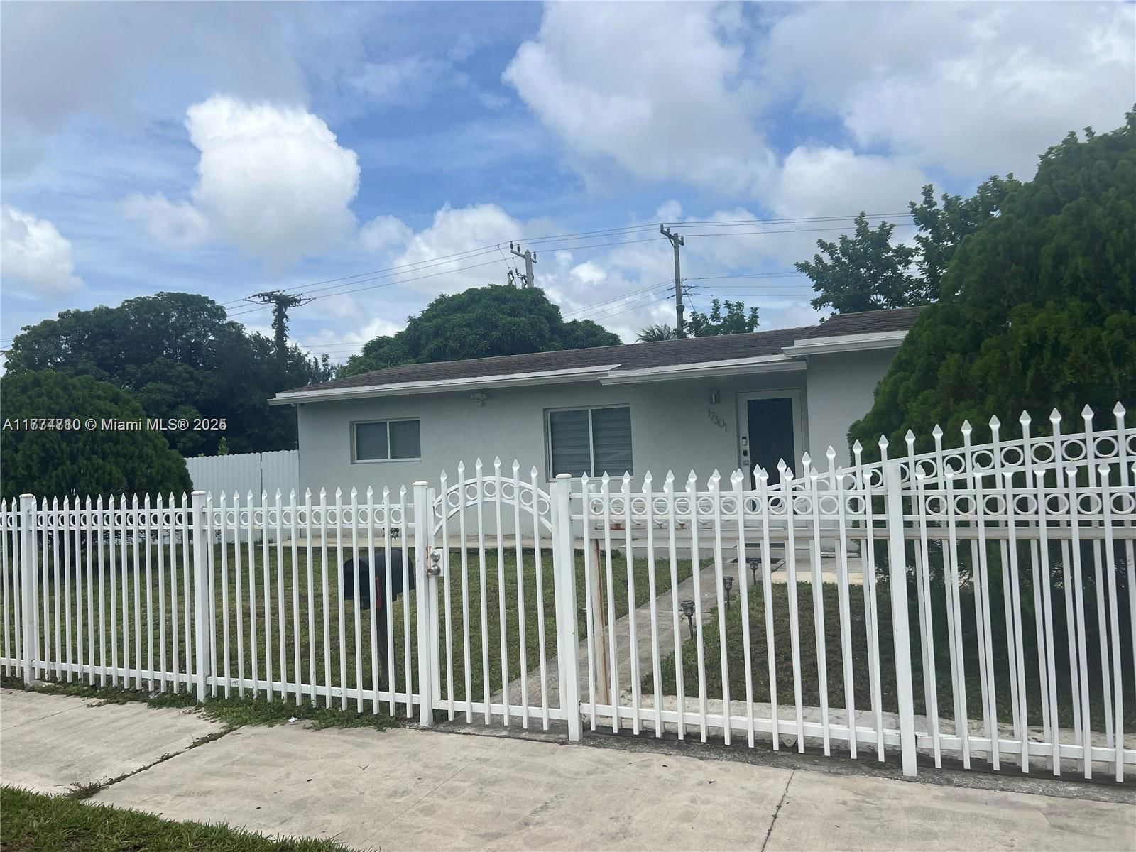 Real estate property located at 17301 27th Ct, Miami-dade, Myrtle Grove, Miami Gardens, FL