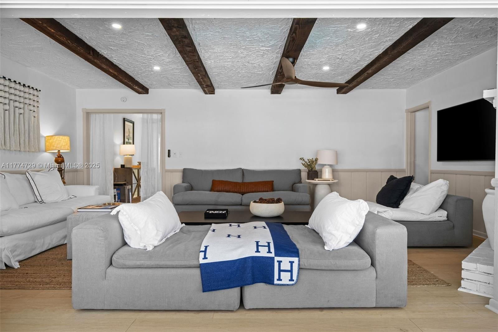 Real estate property located at 14725 82nd Ave, Miami-dade, Unplatted, Palmetto Bay, FL