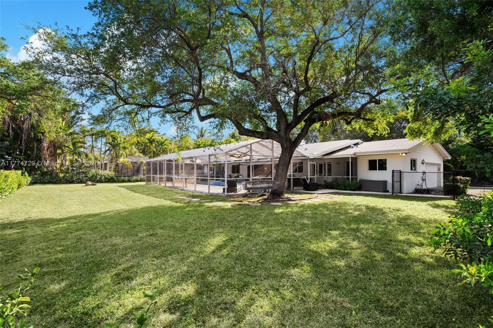 Real estate property located at 14725 82nd Ave, Miami-dade, Unplatted, Palmetto Bay, FL