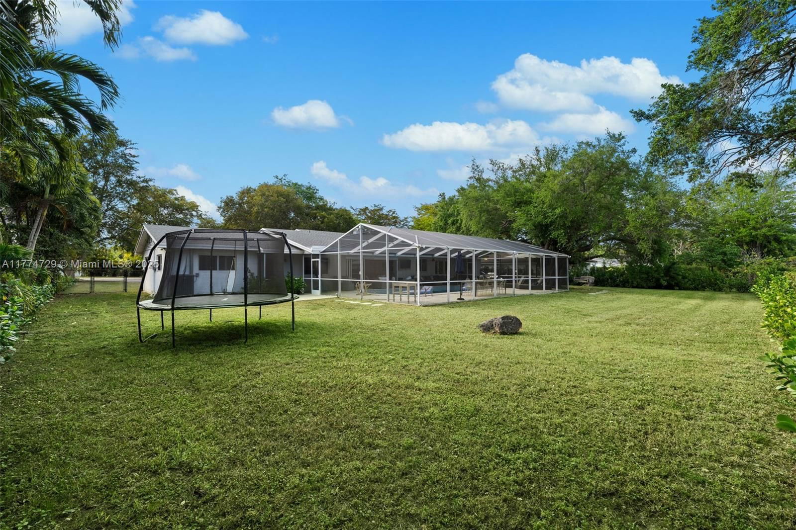 Real estate property located at 14725 82nd Ave, Miami-dade, Unplatted, Palmetto Bay, FL