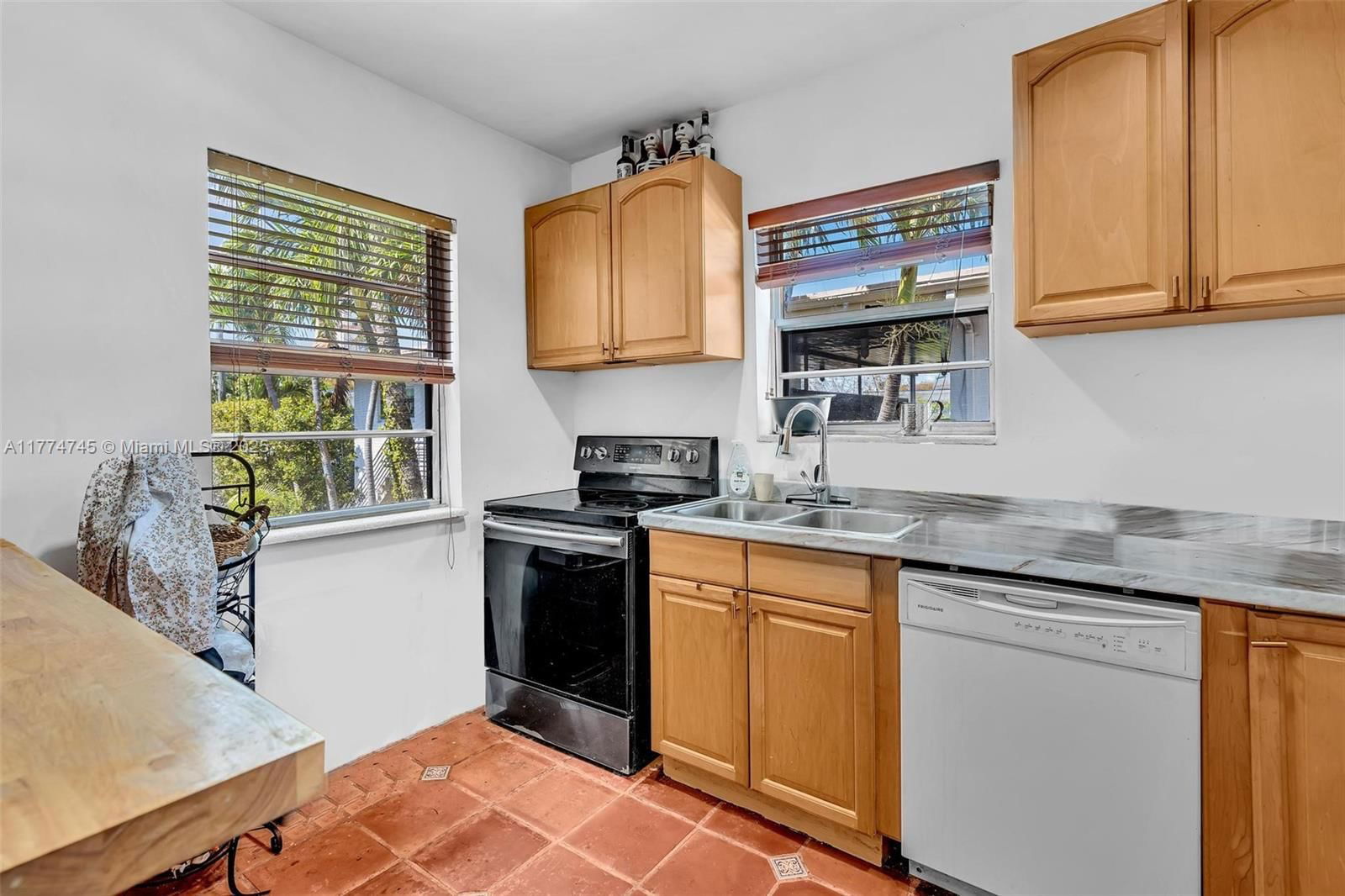 Real estate property located at 836 40th St, Miami-dade, Garden Sub Amd Pl, Miami Beach, FL