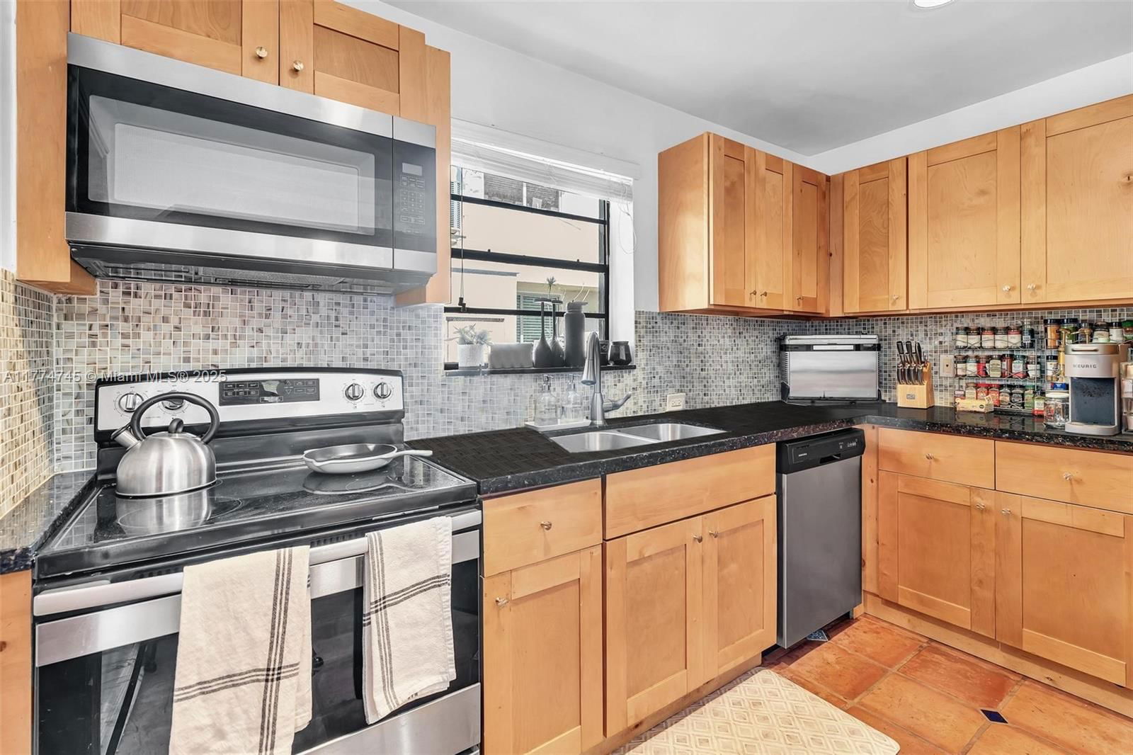 Real estate property located at 836 40th St, Miami-dade, Garden Sub Amd Pl, Miami Beach, FL