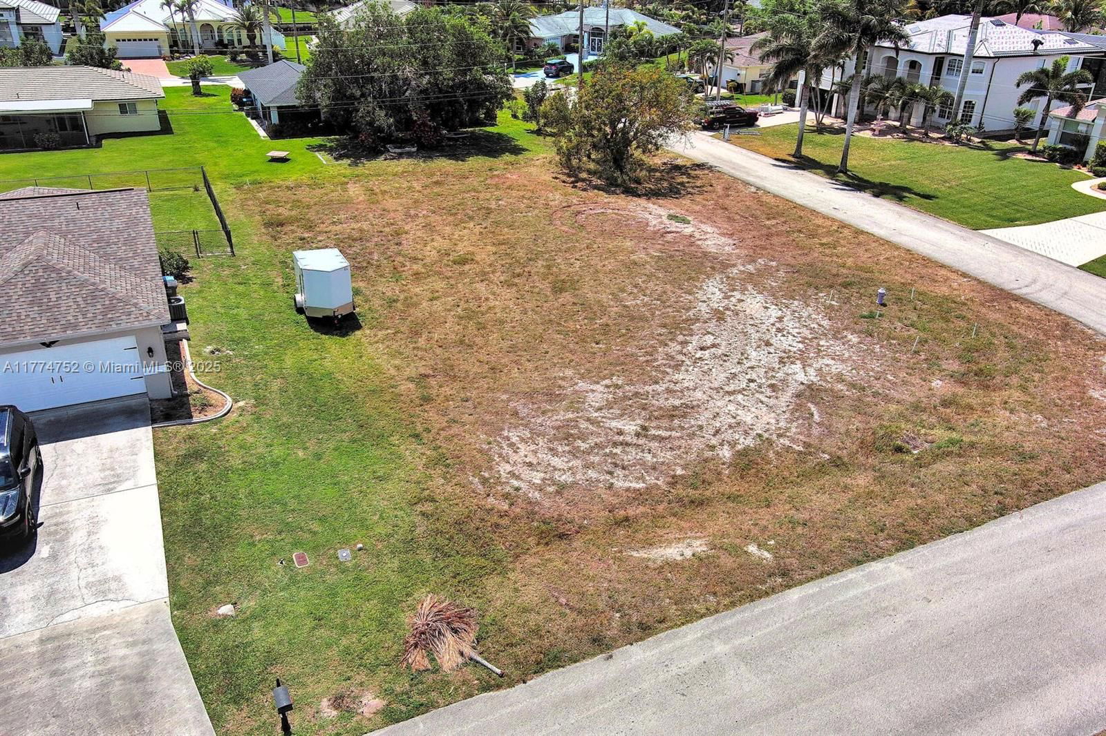 Real estate property located at 1802 20TH LN, Lee, Cape Coral, Cape Coral, FL