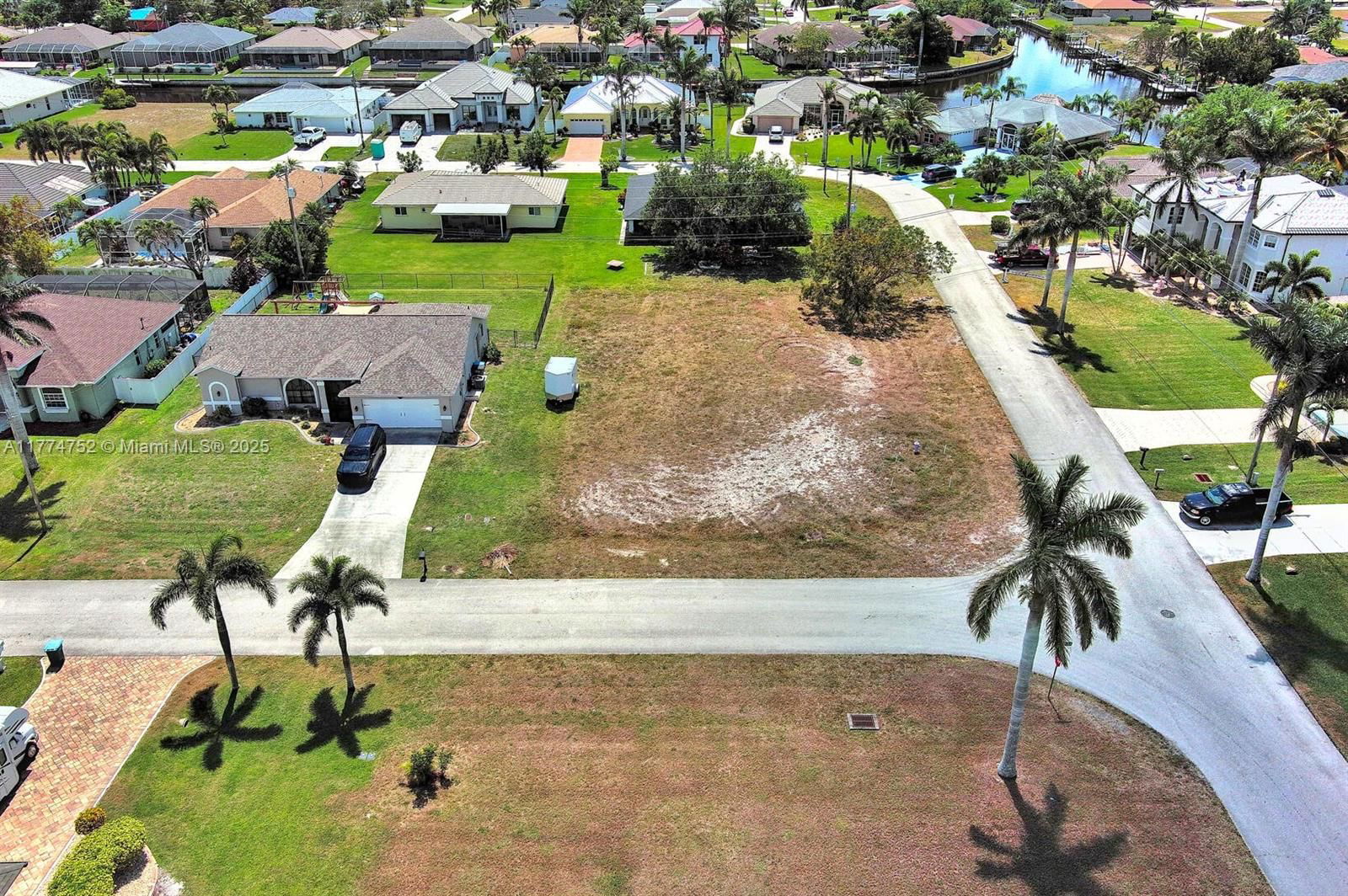 Real estate property located at 1802 20TH LN, Lee, Cape Coral, Cape Coral, FL