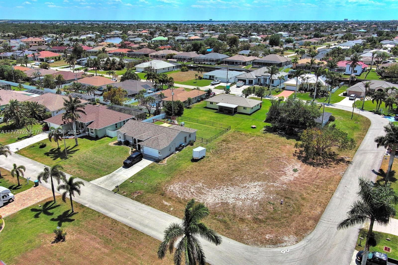 Real estate property located at 1802 20TH LN, Lee, Cape Coral, Cape Coral, FL