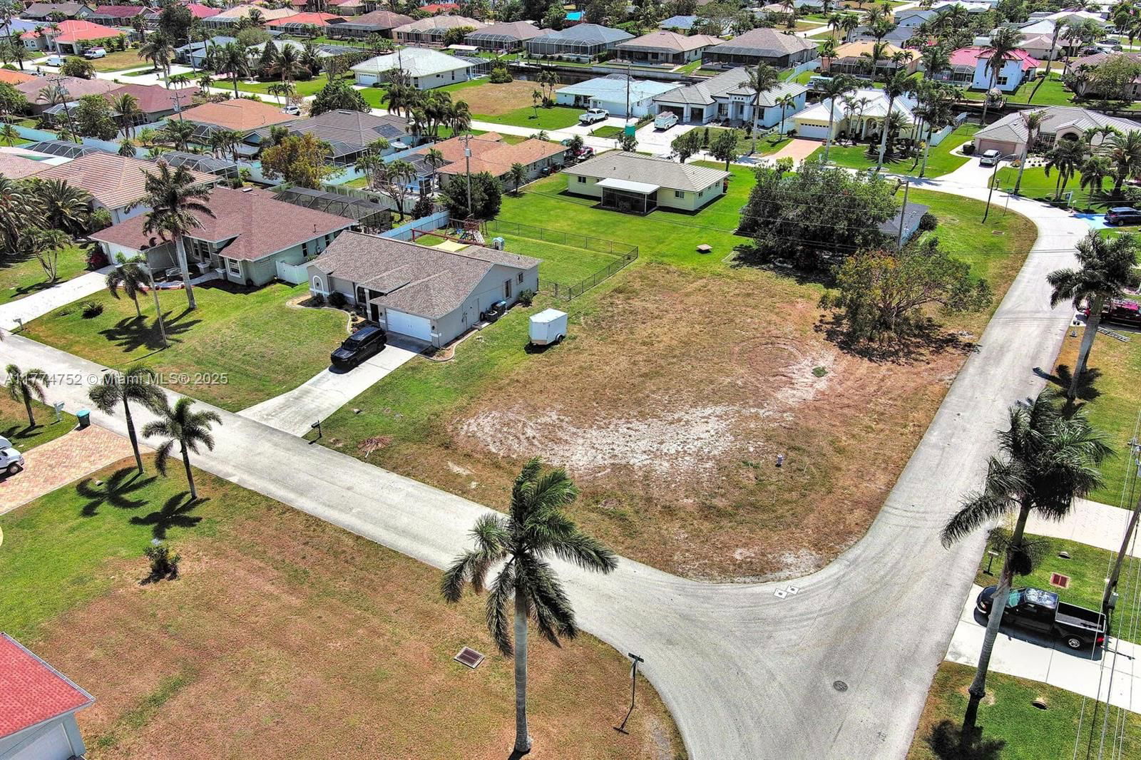 Real estate property located at 1802 20TH LN, Lee, Cape Coral, Cape Coral, FL