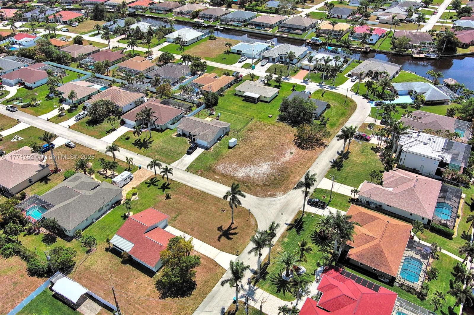 Real estate property located at 1802 20TH LN, Lee, Cape Coral, Cape Coral, FL