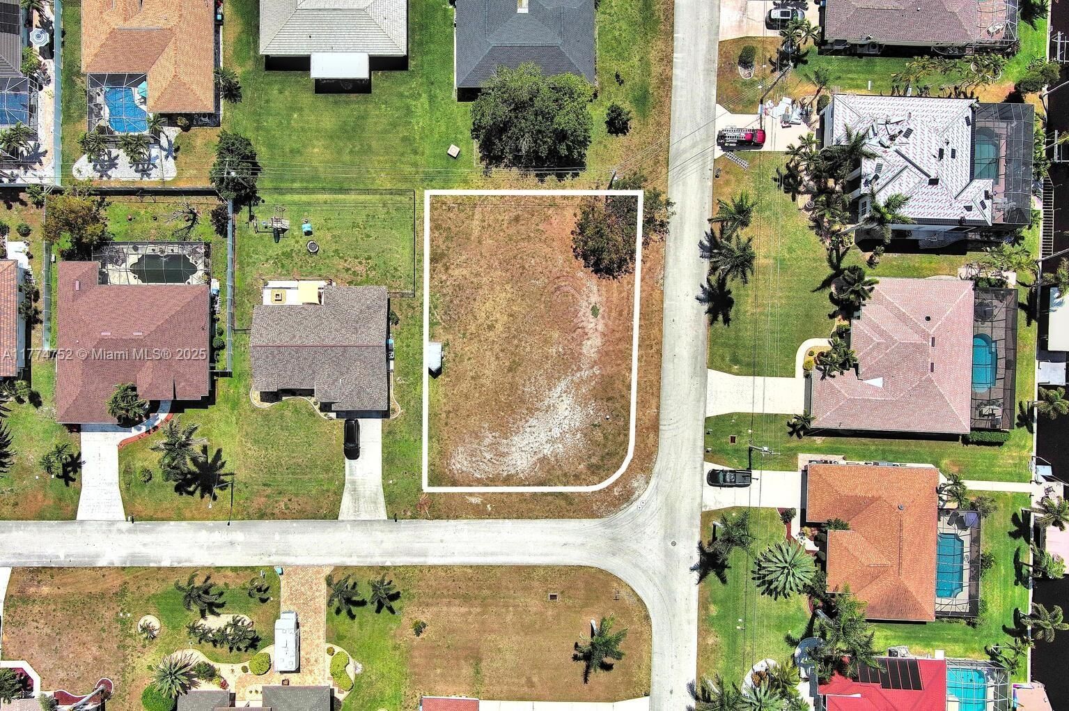 Real estate property located at 1802 20TH LN, Lee, Cape Coral, Cape Coral, FL