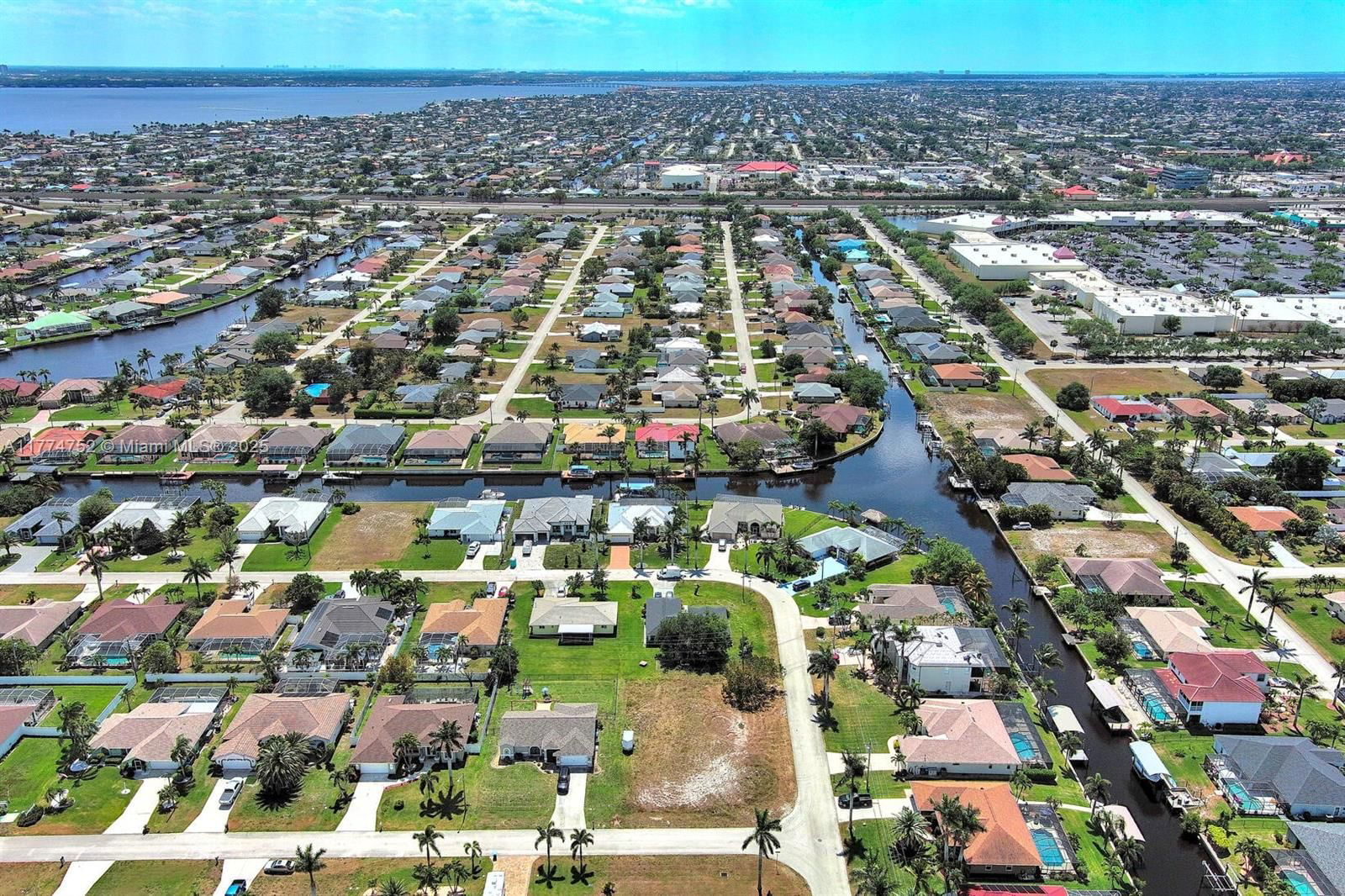 Real estate property located at 1802 20TH LN, Lee, Cape Coral, Cape Coral, FL