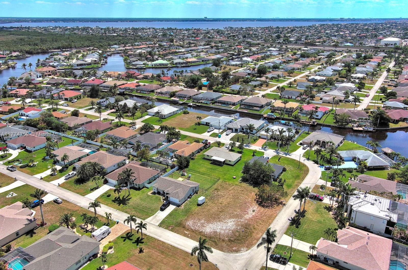 Real estate property located at 1802 20TH LN, Lee, Cape Coral, Cape Coral, FL