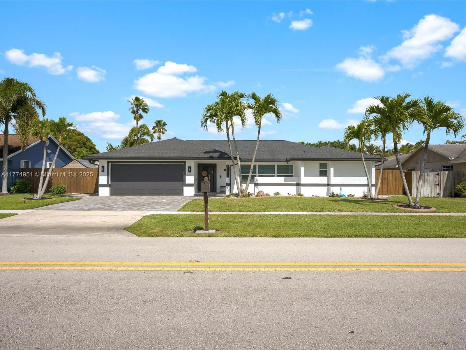 Real estate property located at 12137 Stratford St, Palm Beach, South Shore 4 Of Wellingt, Wellington, FL