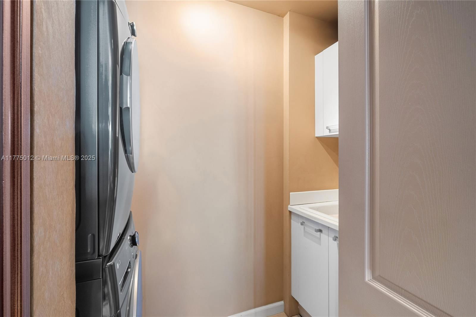 Real estate property located at 5959 Collins Ave #1801, Miami-dade, The Residences At The Bath, Miami Beach, FL