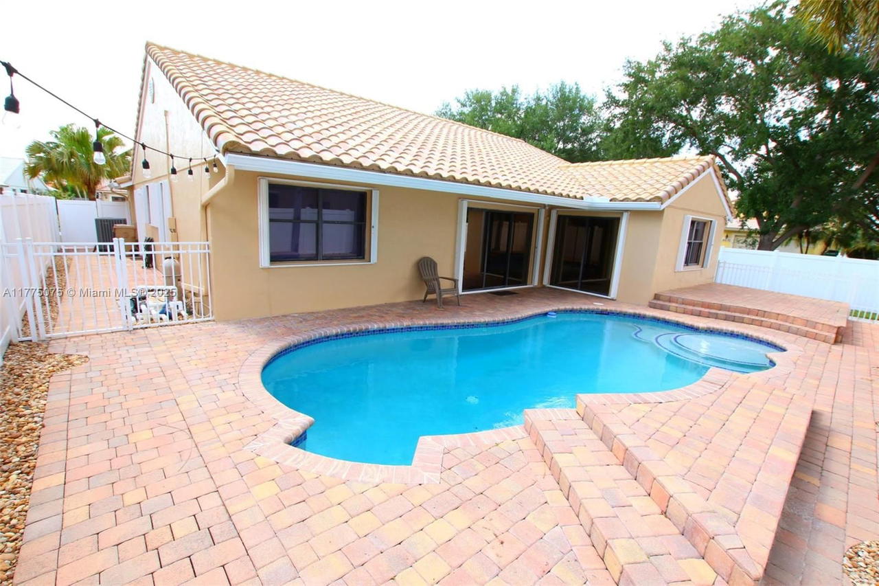 Real estate property located at 6302 Tweksbury Ter, Broward, Waverly Hundred, Davie, FL